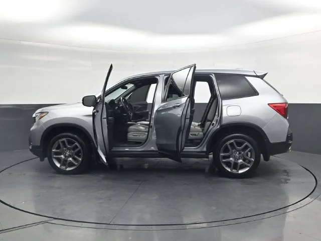 Used 2023 Lunar Silver Metallic Honda EX-L image 40