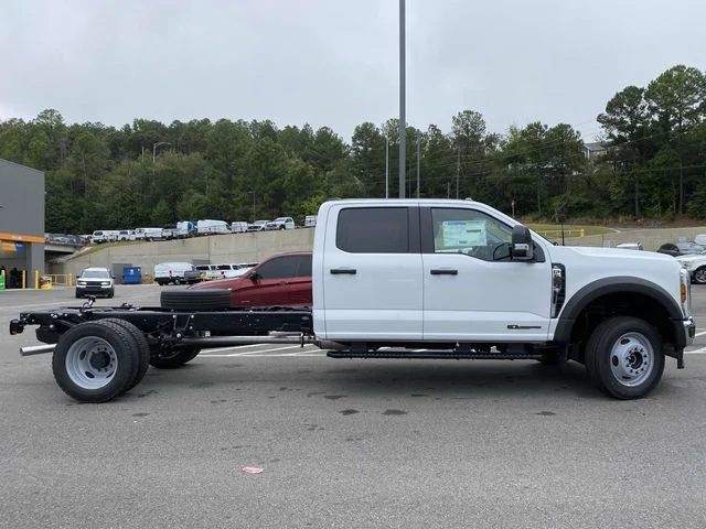 New 2025 Oxford White Ford F-600® XL image 2