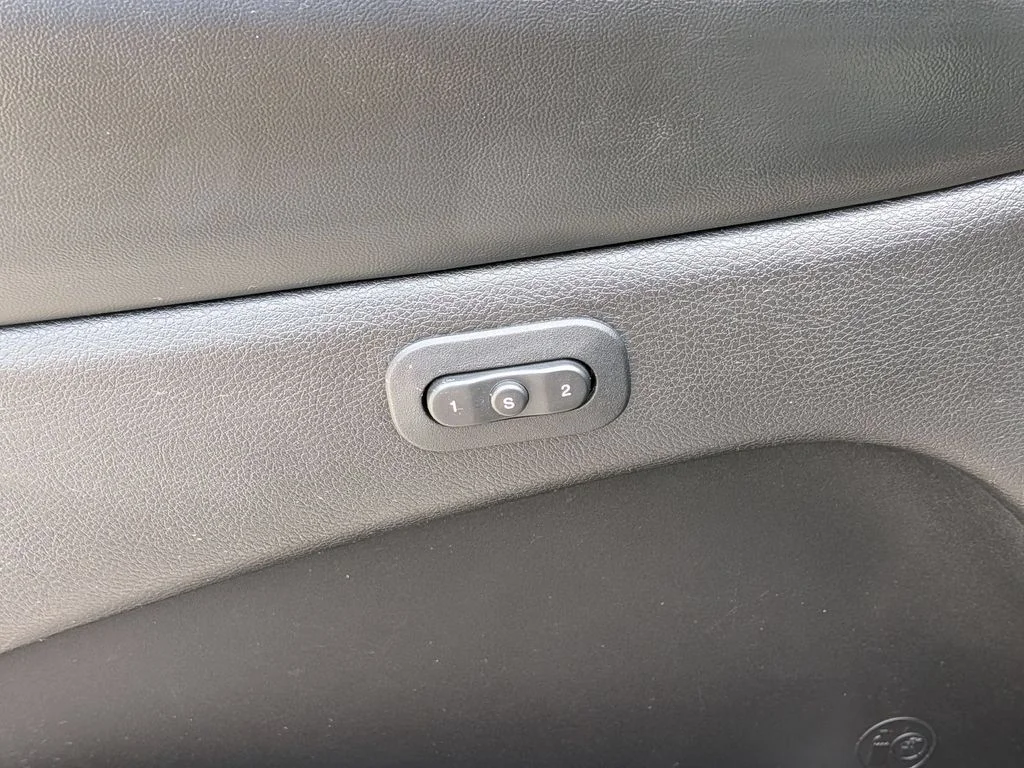 Used 2021 Blue Jeep Limited image 13