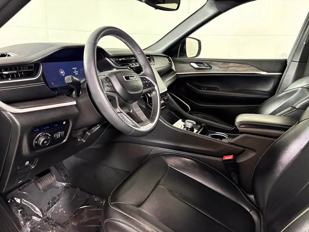 Used 2024 White Jeep 4xe image 22