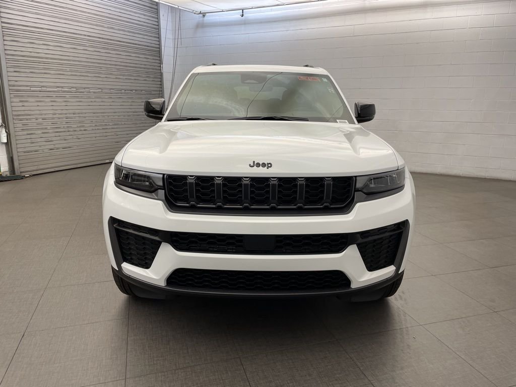 New 2026 Bright White Clear-Coat Exterior Paint Jeep Altitude image 6
