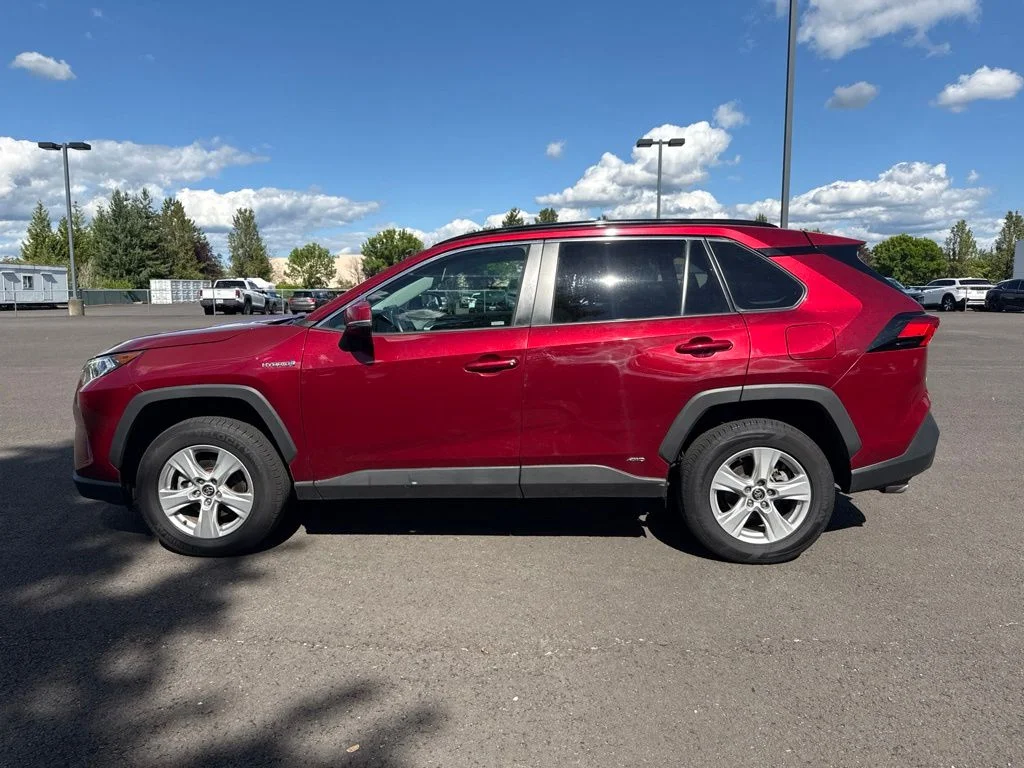 Used 2020 Ruby Flare Pearl Toyota XLE image 4
