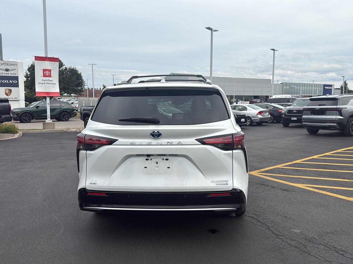 Used 2022 Windchill Pearl Toyota Platinum 7-Passenger image 4