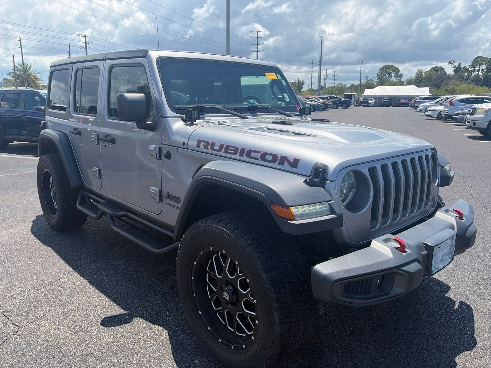 Used 2018 Silver Jeep Unlimited Rubicon image 1