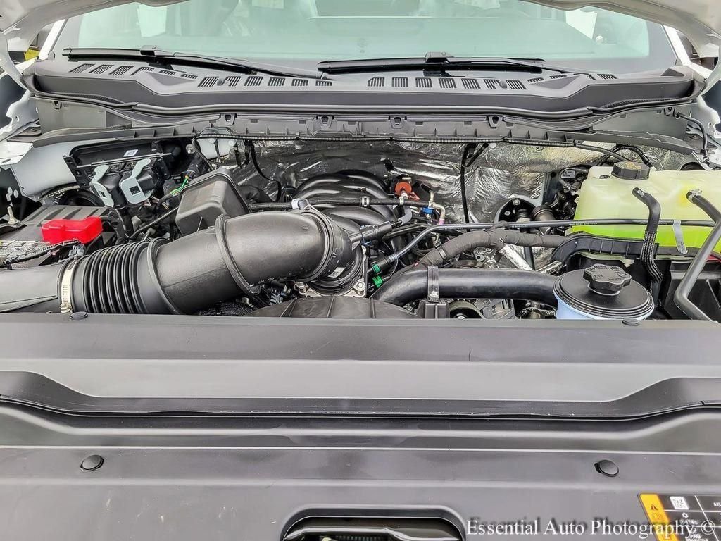 New 2025 Oxford White Ford F-450® XL image 25