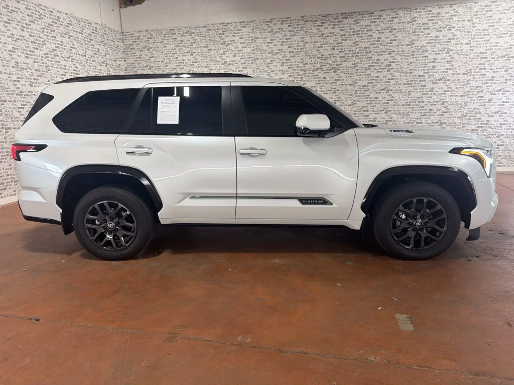 Used 2026 Wind Chill Pearl Toyota Platinum image 8