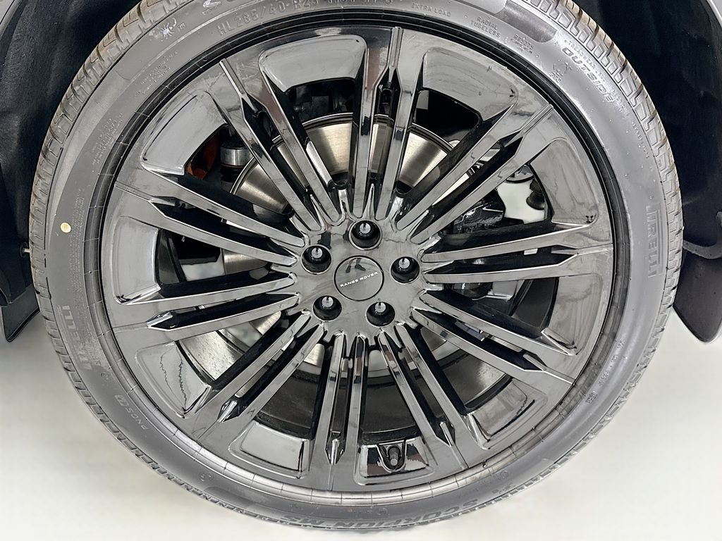 New 2026 Obsidian Black SV Bespoke Ultra Metallic Satin Land Rover Autobiography image 30