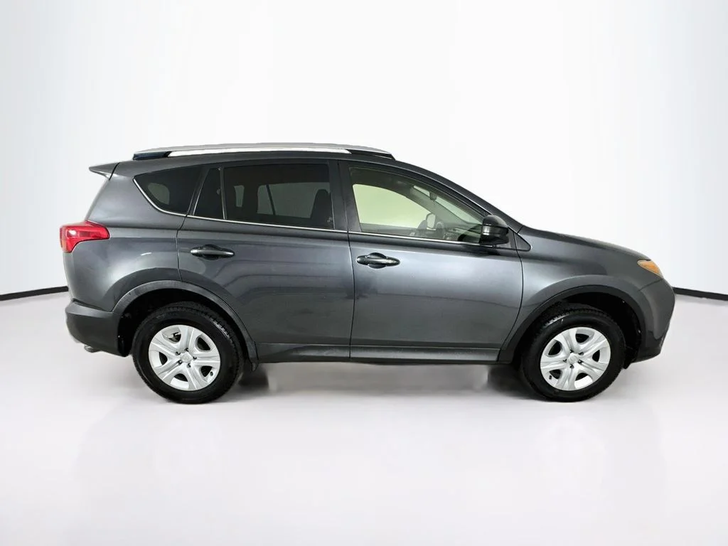 Used 2013 Gray Toyota LE image 8