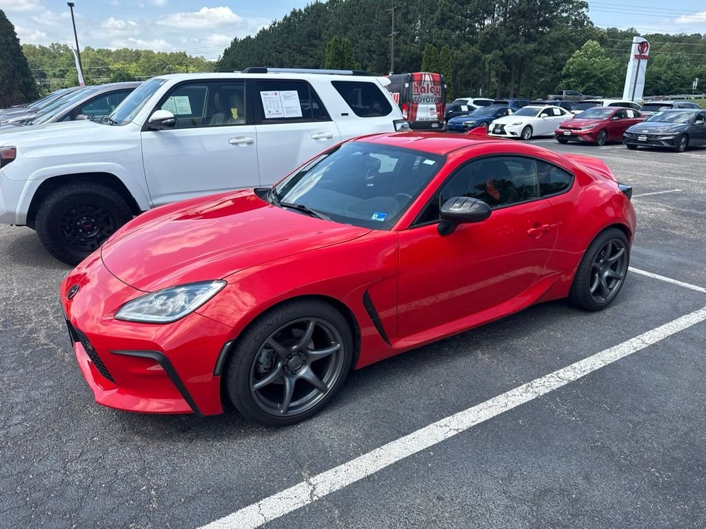 Used 2023  Toyota Premium image 4