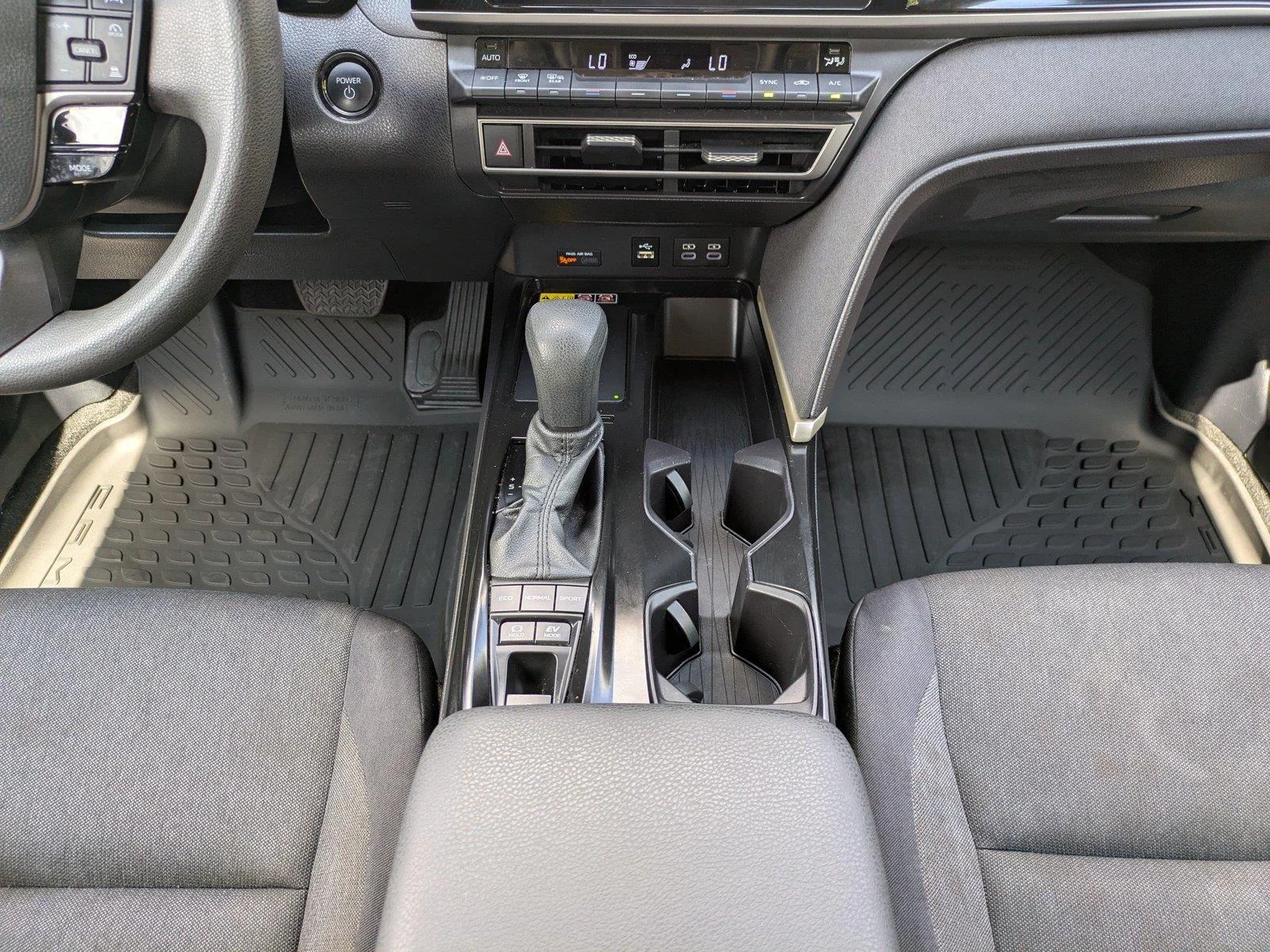 Certified Used 2025  Toyota LE image 18