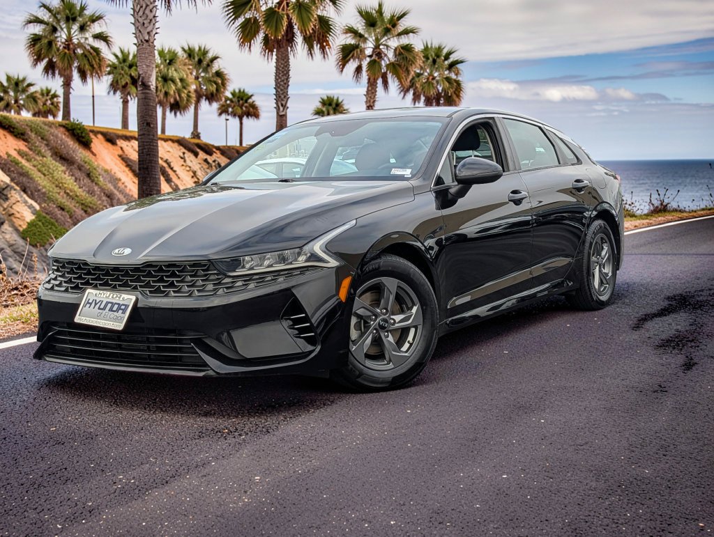 2021 Kia K5 LXS - Photo 2