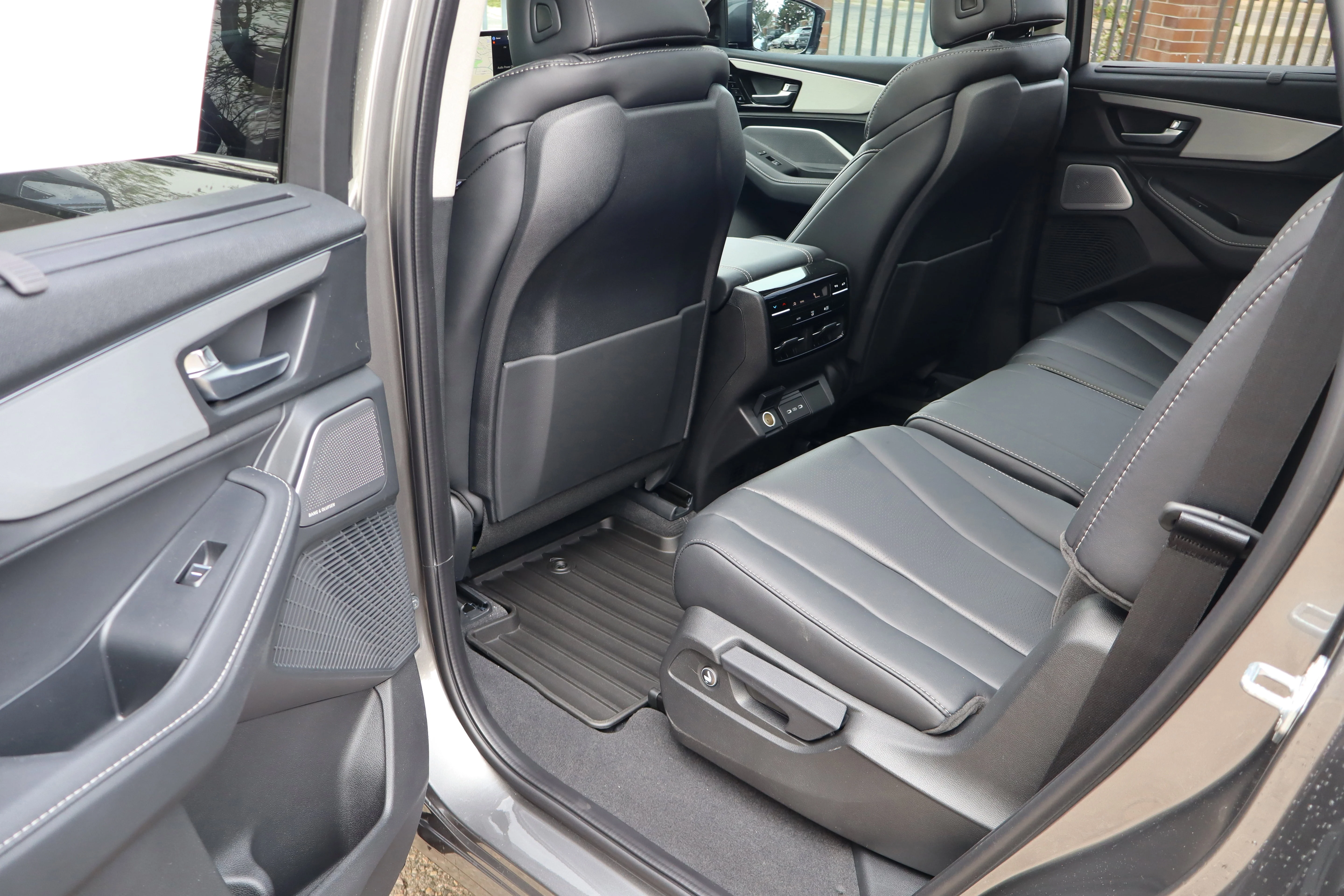 New 2026 Liquid Carbon Metallic Acura w/Technology Package image 26