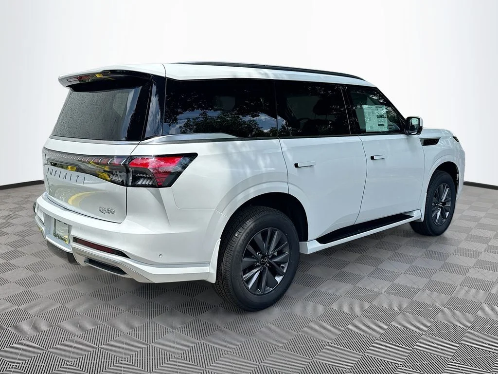 New 2026 RADIANT WHITE INFINITI Pure 2WD image 5