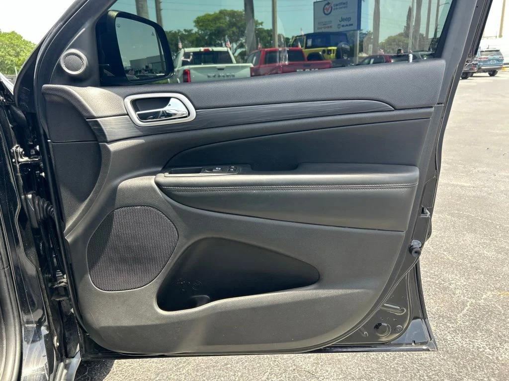 Used 2021 Black Jeep Laredo E image 25