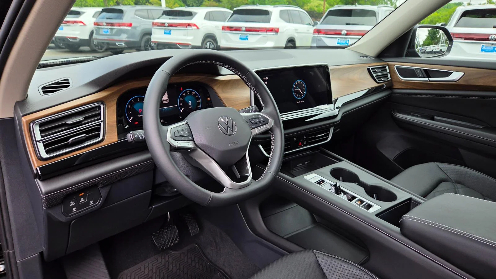 New 2026 Deep Black Pearl Volkswagen 2.0T SE image 24