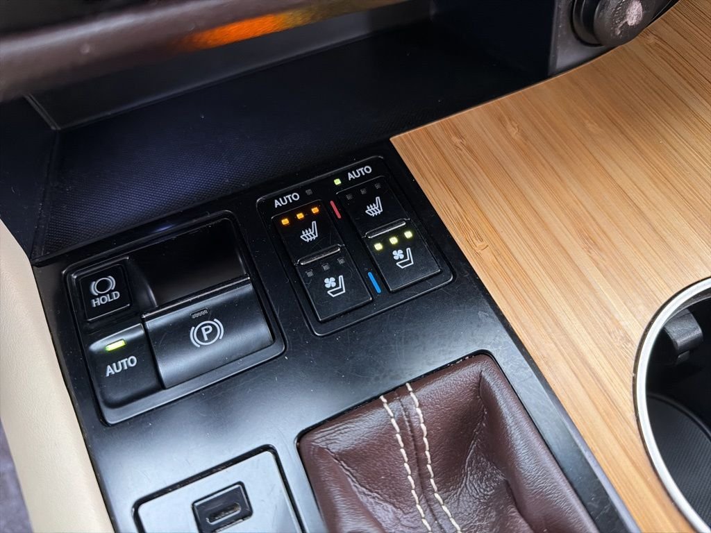 Used 2018 Silver Lexus 350L image 18