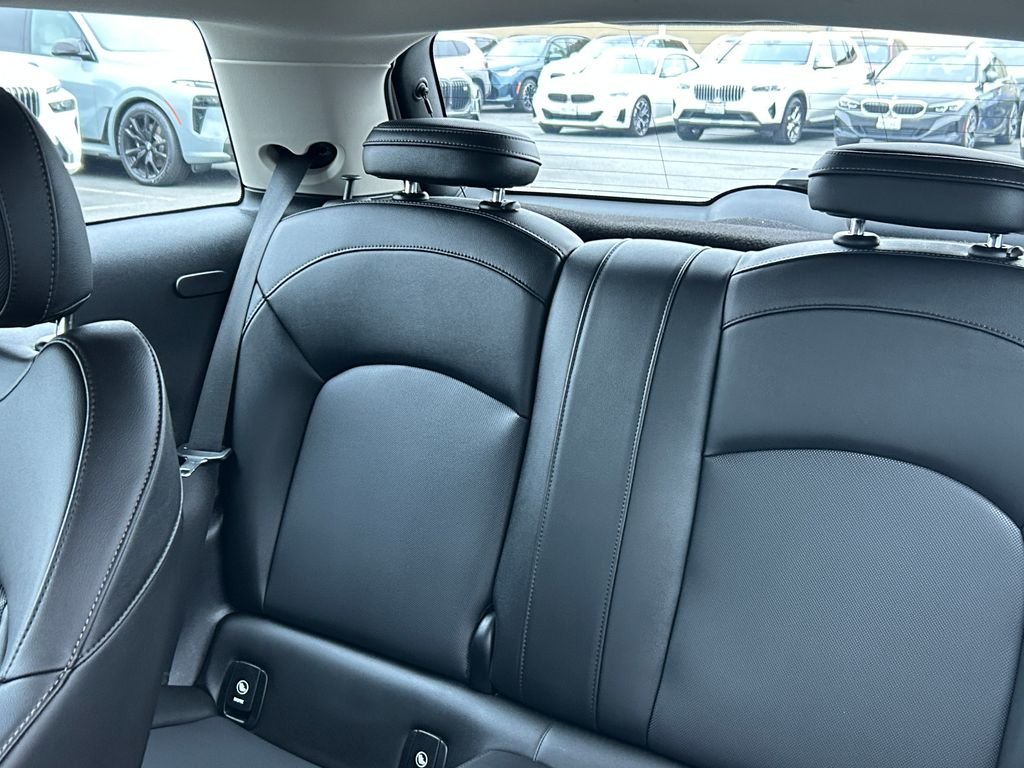 Used 2019 Pepper White MINI Classic image 29