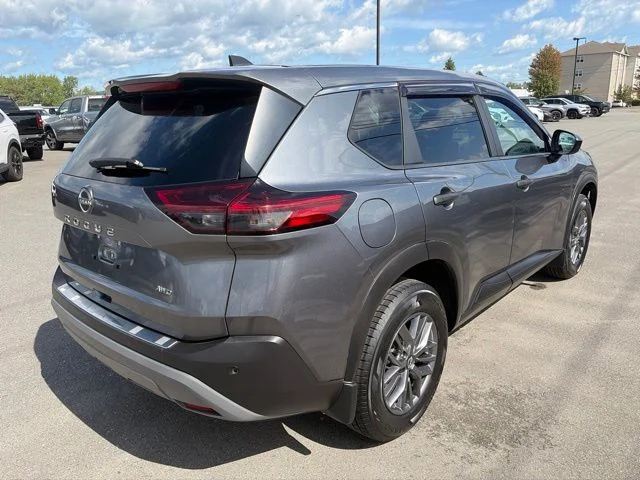 Used 2023 Gray Nissan S image 6