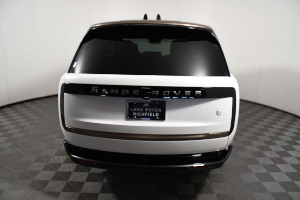 Used 2023 Icy White SV Bespoke Special Effect Gloss Land Rover SV image 5
