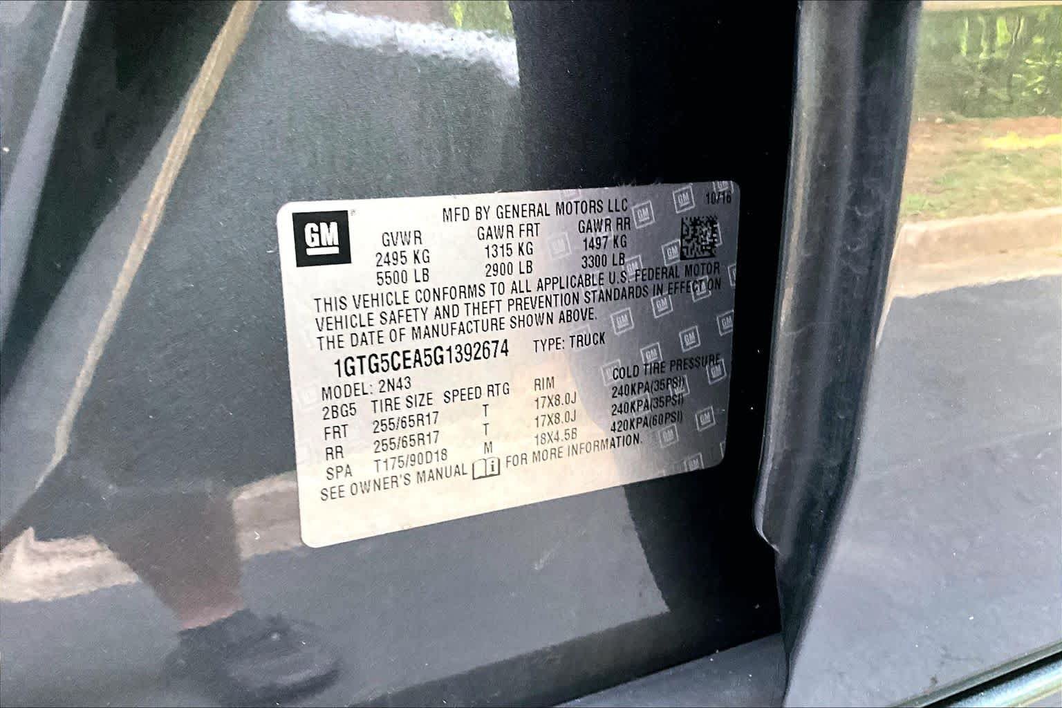 Used 2016 Cyber Gray Metallic GMC 2WD SLE image 31