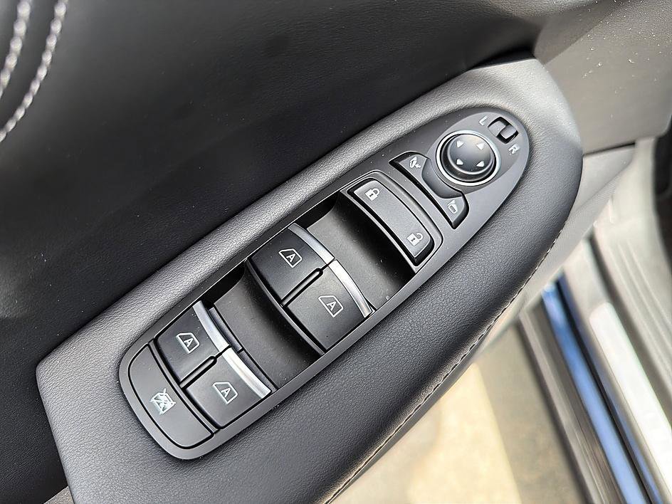 Certified Used 2025 Hermosa Blue INFINITI LUXE image 12