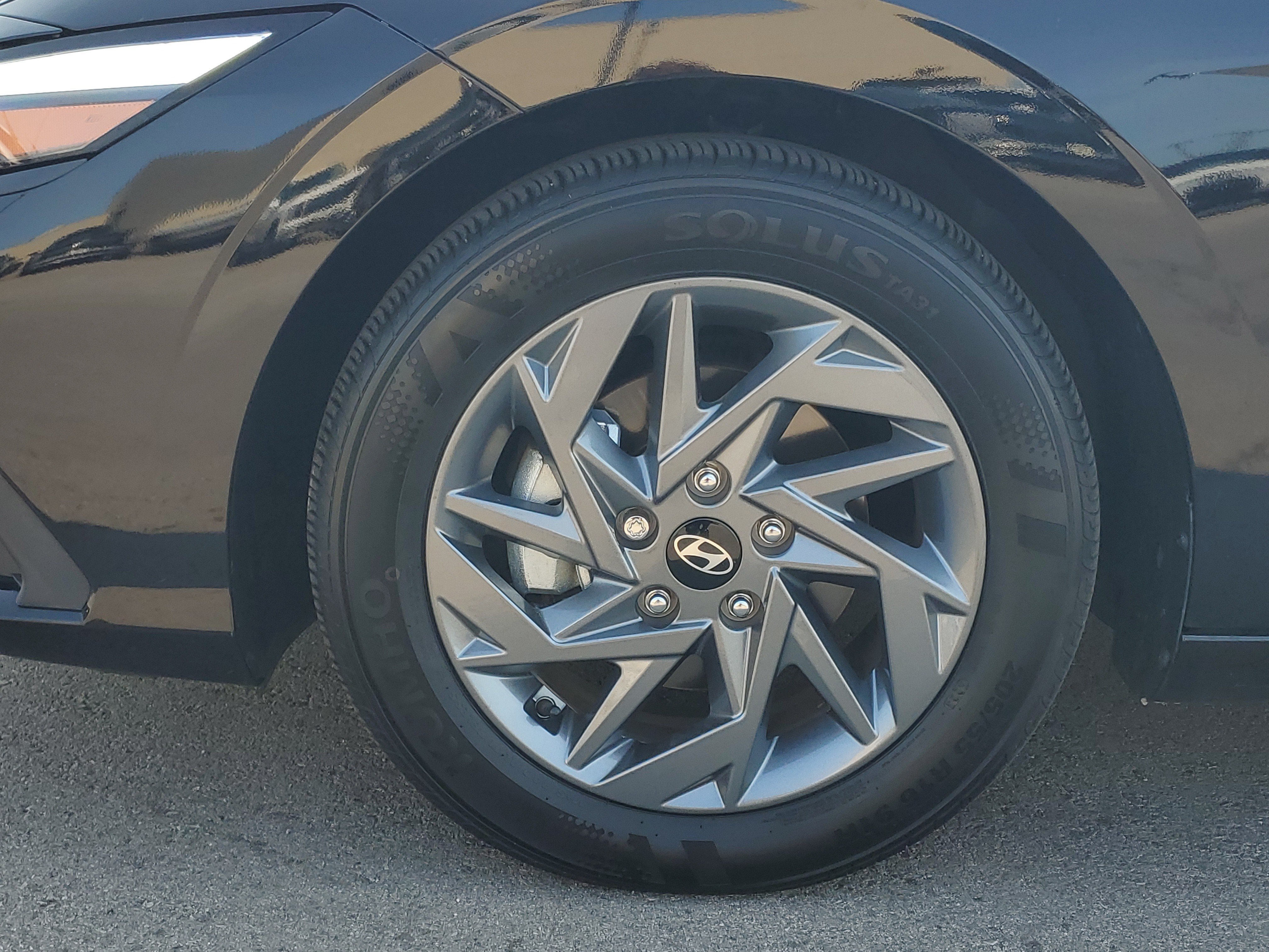 Used 2024 Abyss Black Hyundai SEL image 7
