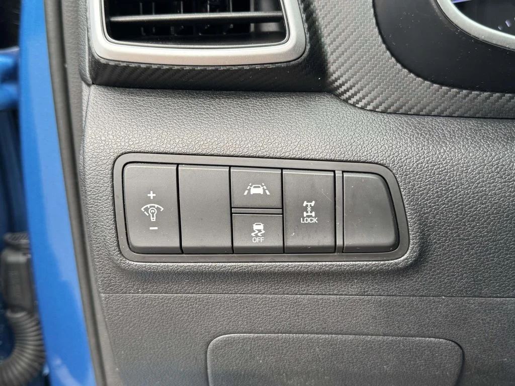 Used 2019 Blue Hyundai SE image 29
