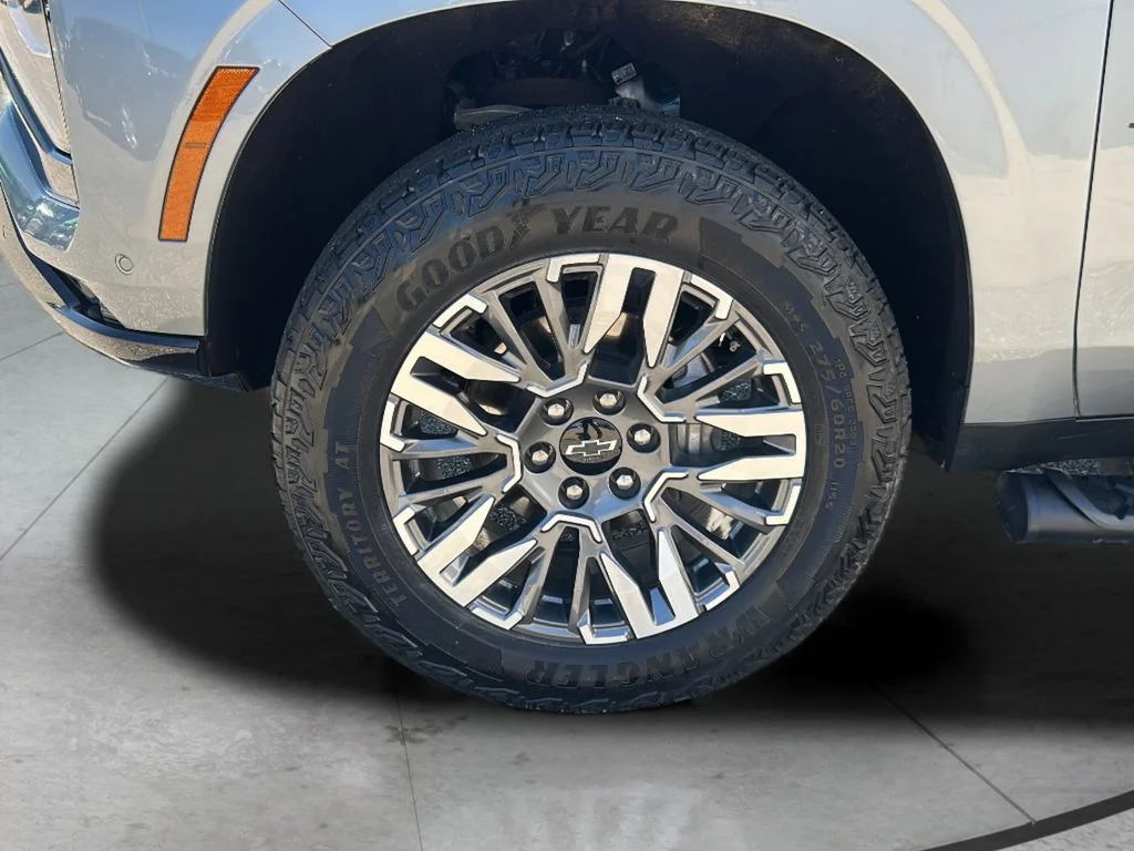 Certified Used 2025 Gray Chevrolet Z71 image 28