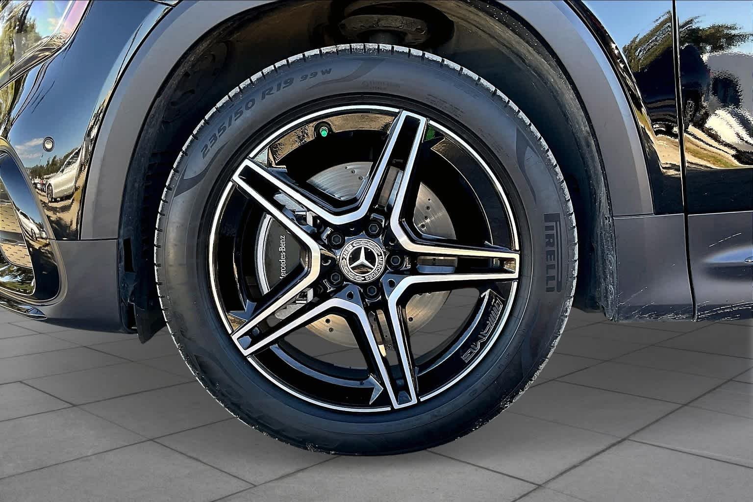 Certified Used 2024 Night Black Mercedes-Benz GLB 250 image 11