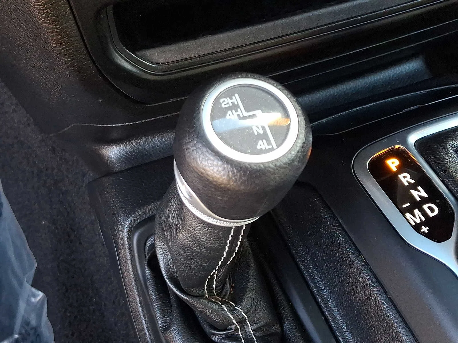 Used 2020 Bright White Clearcoat Jeep Sahara image 23