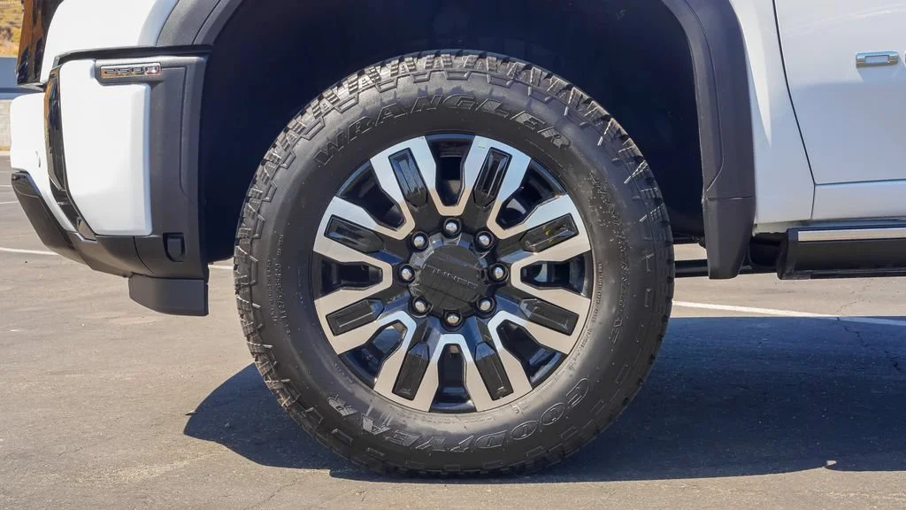 2026 GMC Sierra 2500HD Denali Ultimate - Photo 9