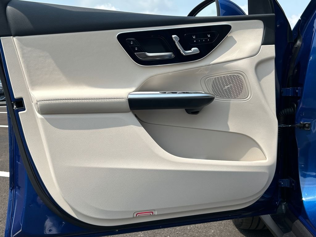New 2026 Starling Blue Metallic Mercedes-Benz GLC 300 image 10