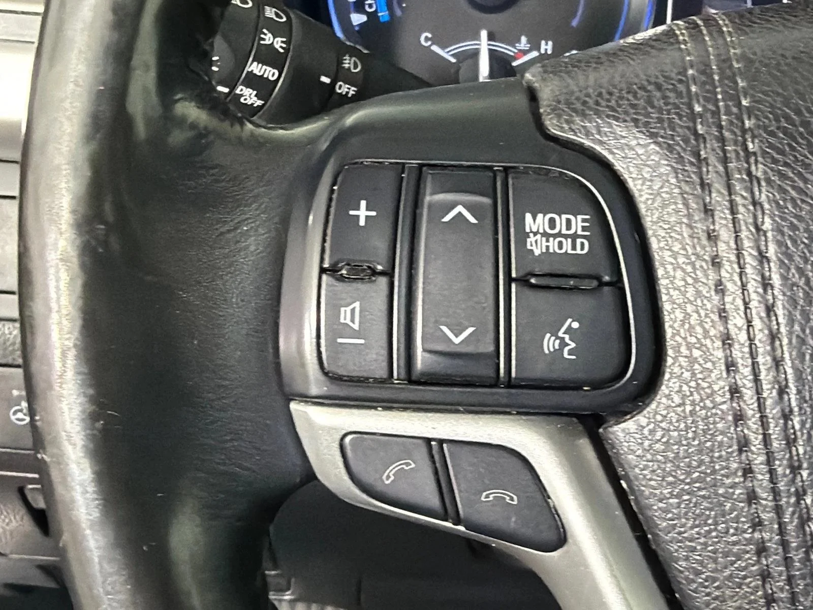 Used 2017 Gray Toyota Hybrid Limited image 27