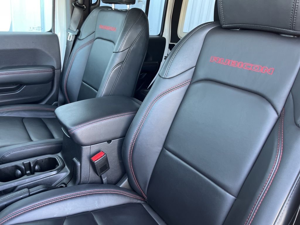 Used 2025 Bright White Clearcoat Jeep Rubicon X image 28