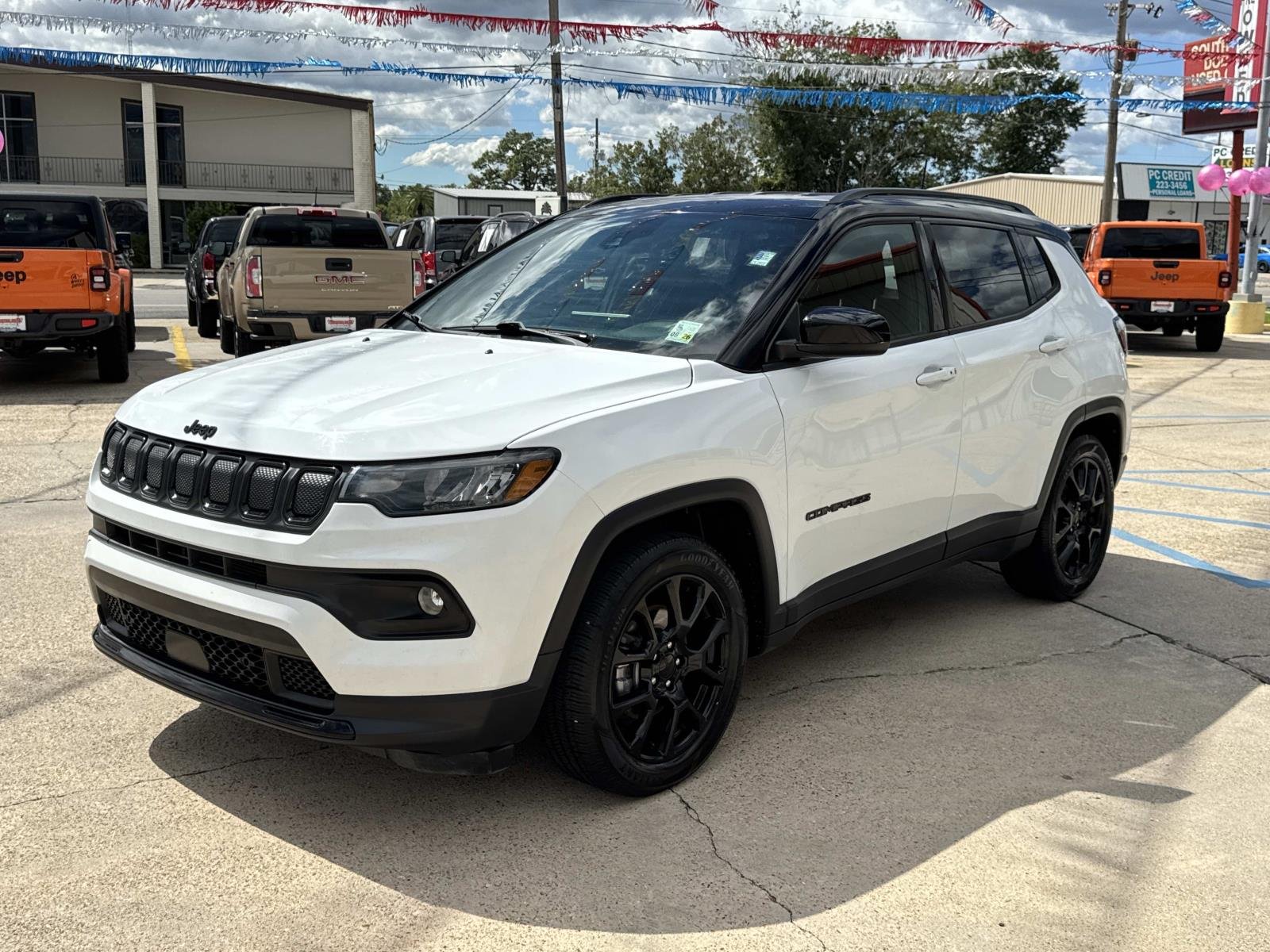 Used 2022 Bright White Clearcoat Jeep Altitude image 3