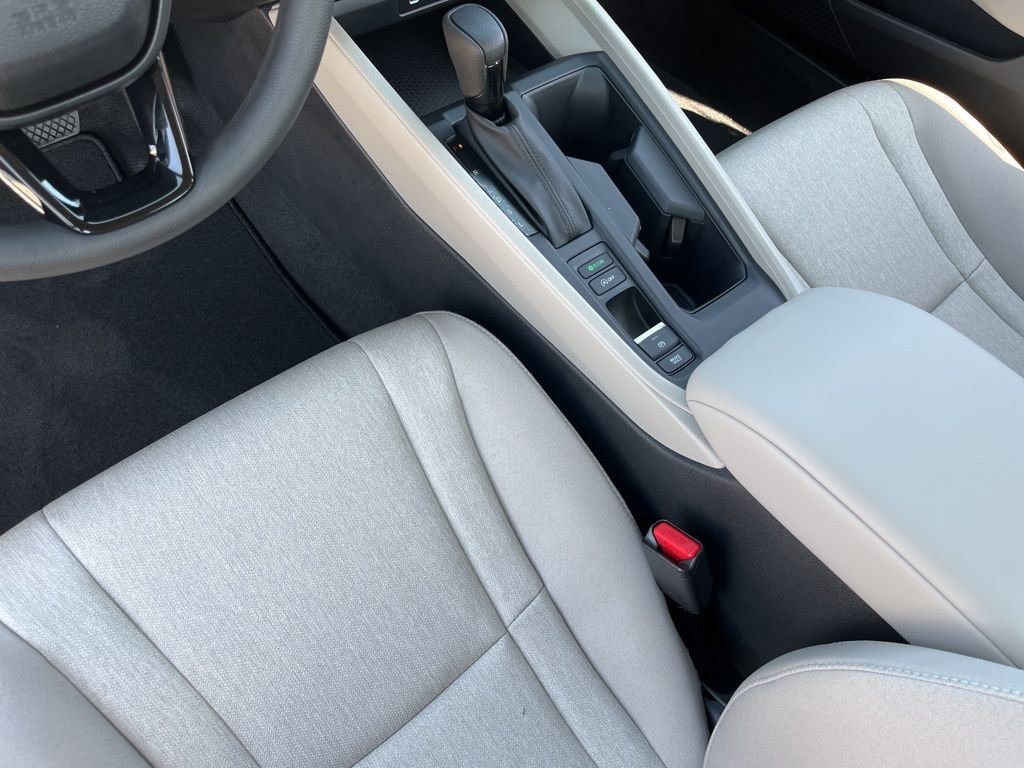 2025 Honda Accord SE - Photo 11