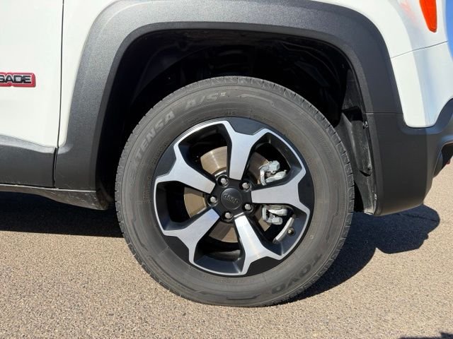 Used 2022 Alpine White Clearcoat Jeep Trailhawk image 39