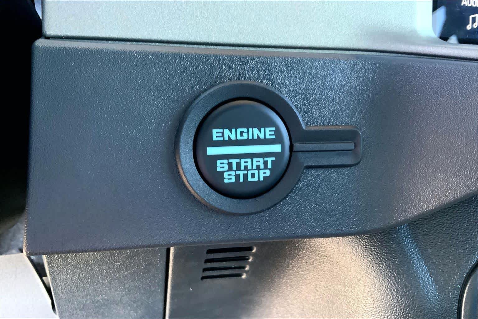 New 2025 Marsh Gray Ford Outer Banks® image 16