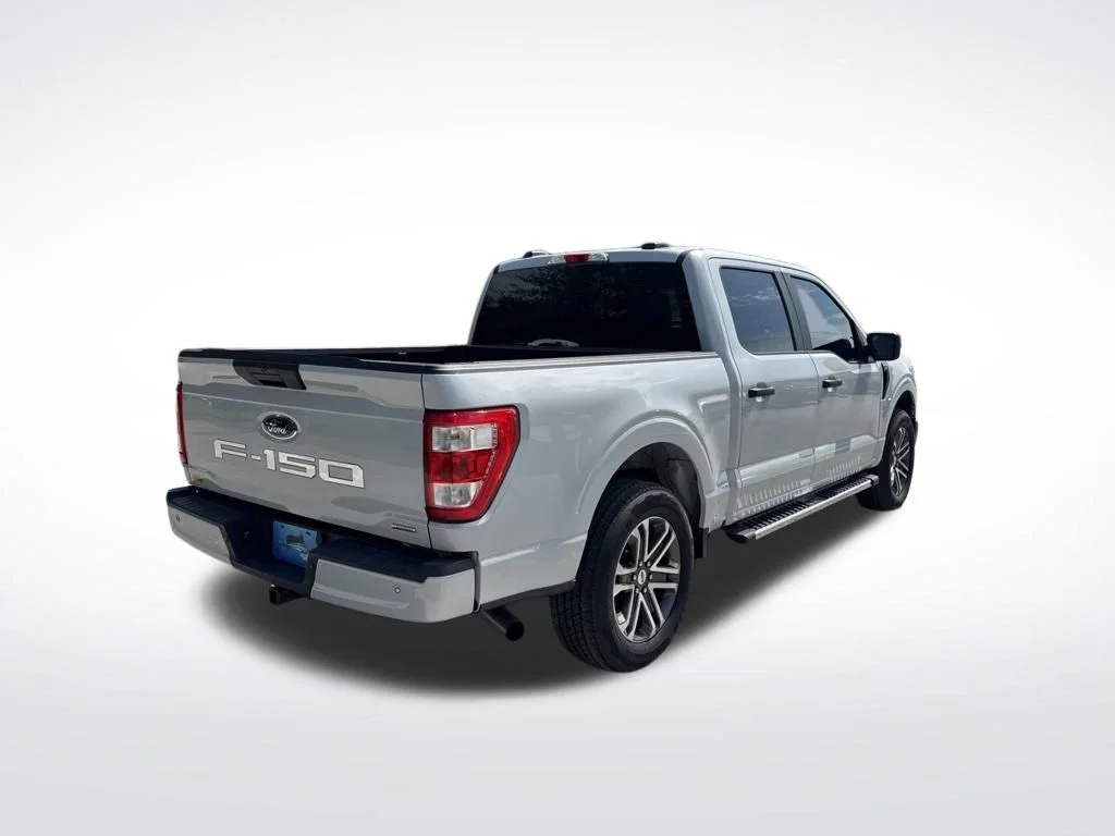 Used 2022 White Metallic Ford XL image 5