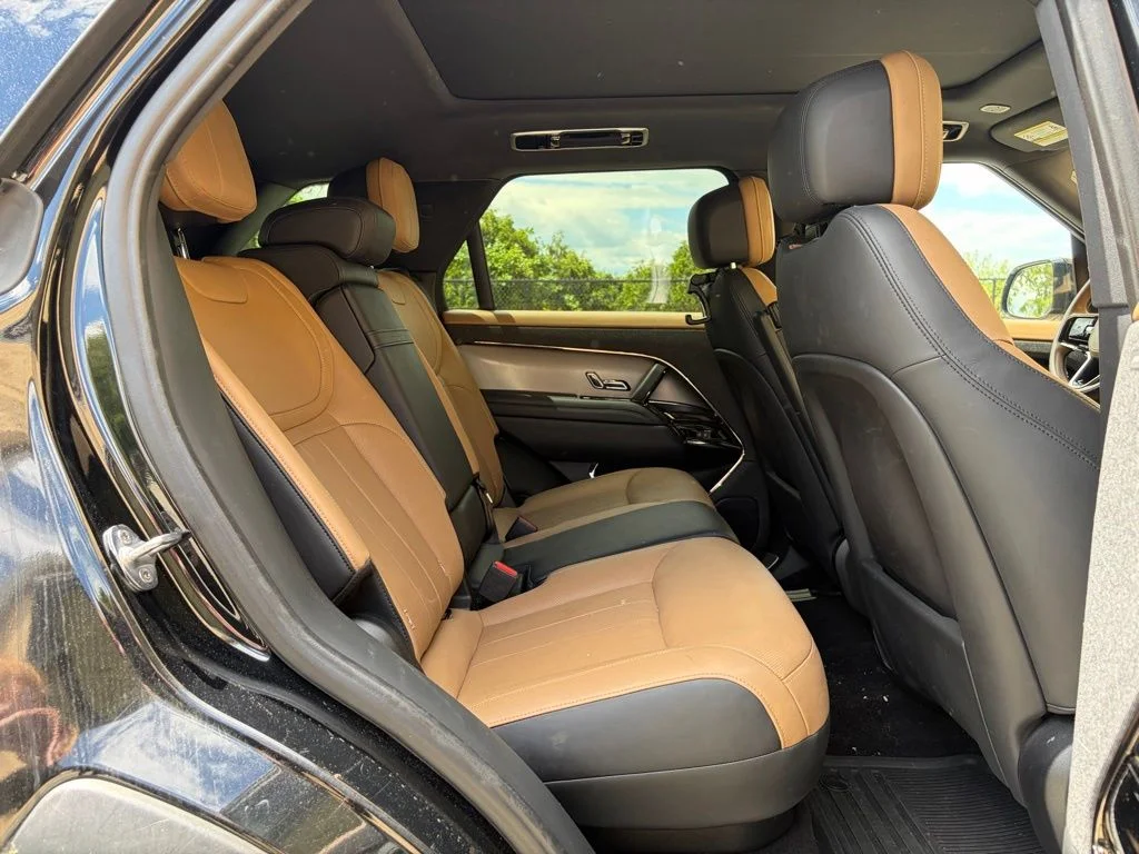 Certified Used 2023 Black Land Rover SE Dynamic image 17