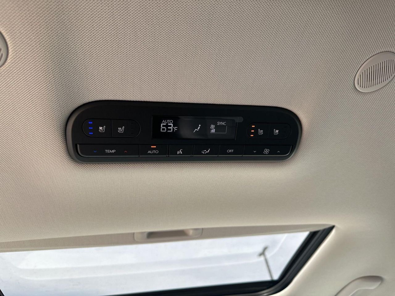 New 2026 Black Hyundai SEL Premium 7P image 24