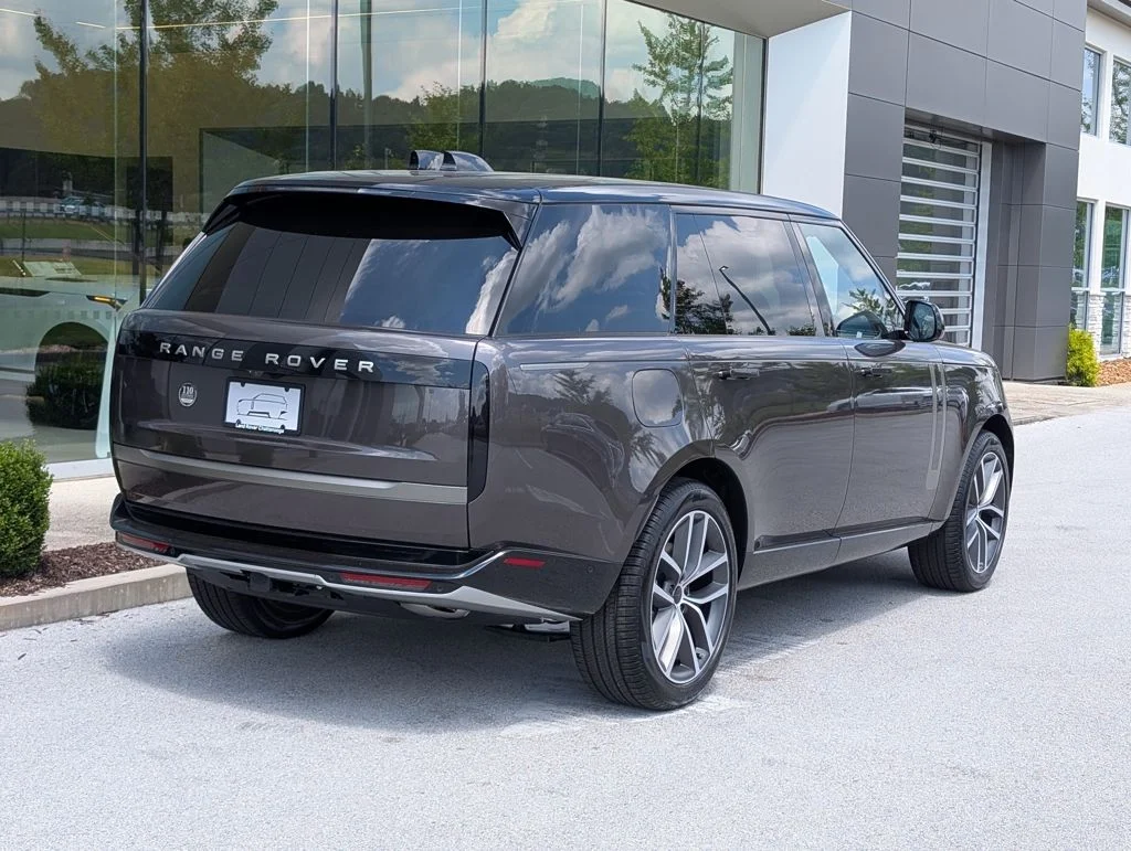 New 2026 Charente Grey Land Rover SE image 7