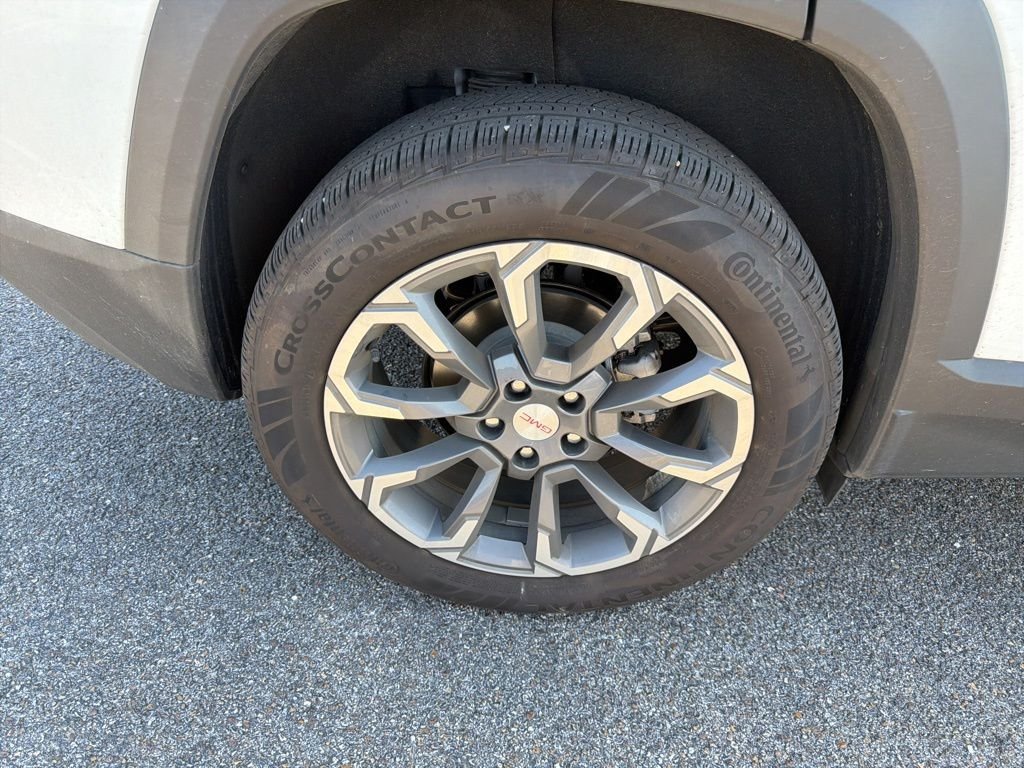 Used 2025 White GMC Elevation image 14