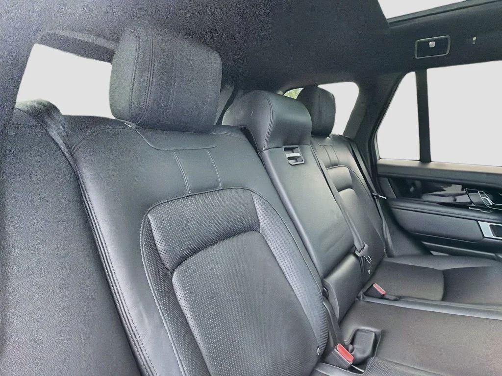 Used 2020 Black Land Rover HSE image 30
