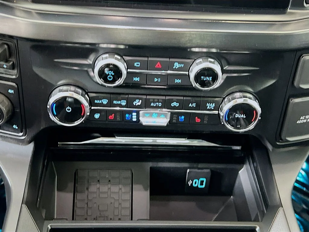New 2026 Oxford White Ford Lariat image 9