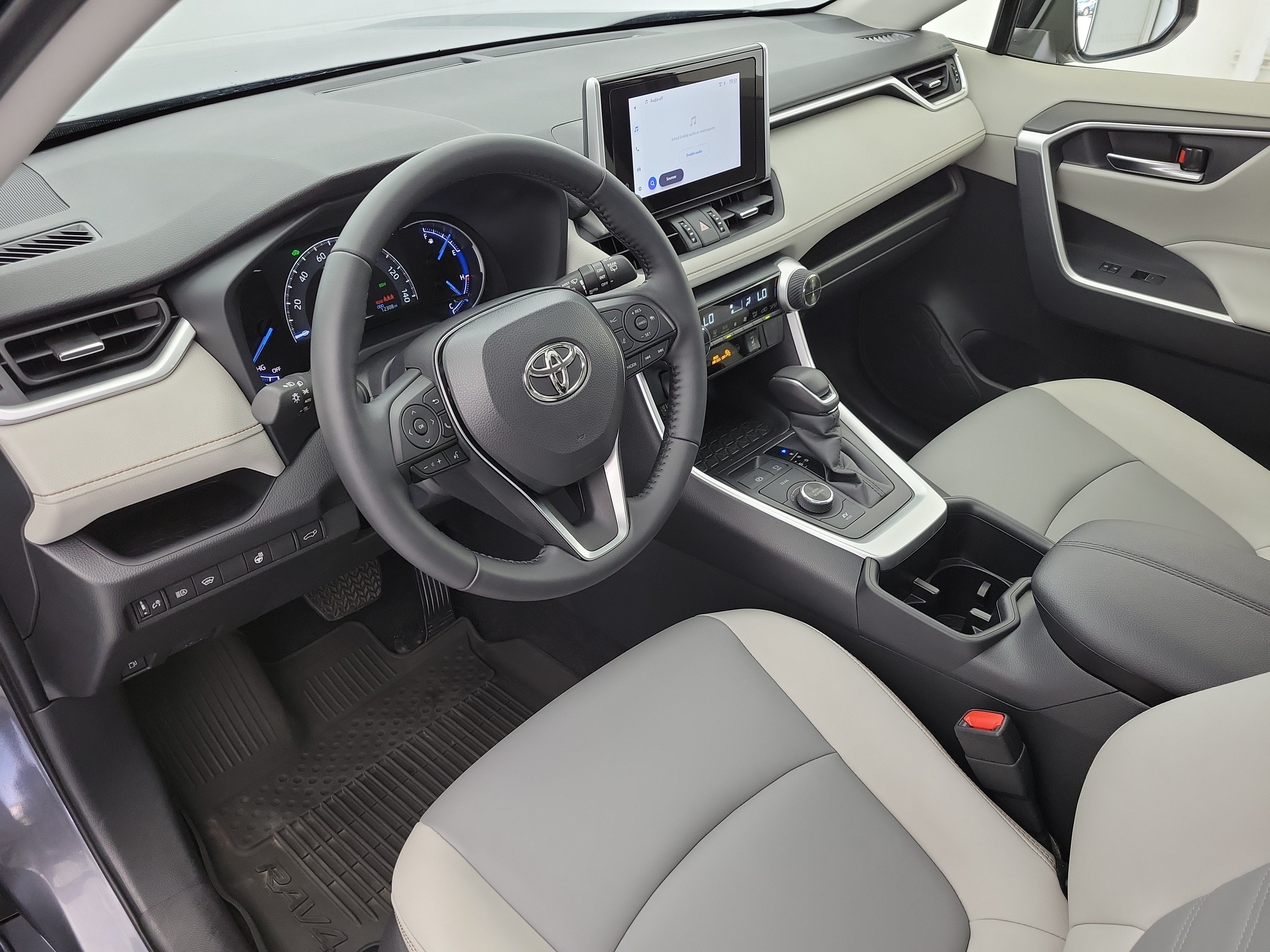 Used 2025 Magnetic Gray Metallic Toyota XLE Premium image 20