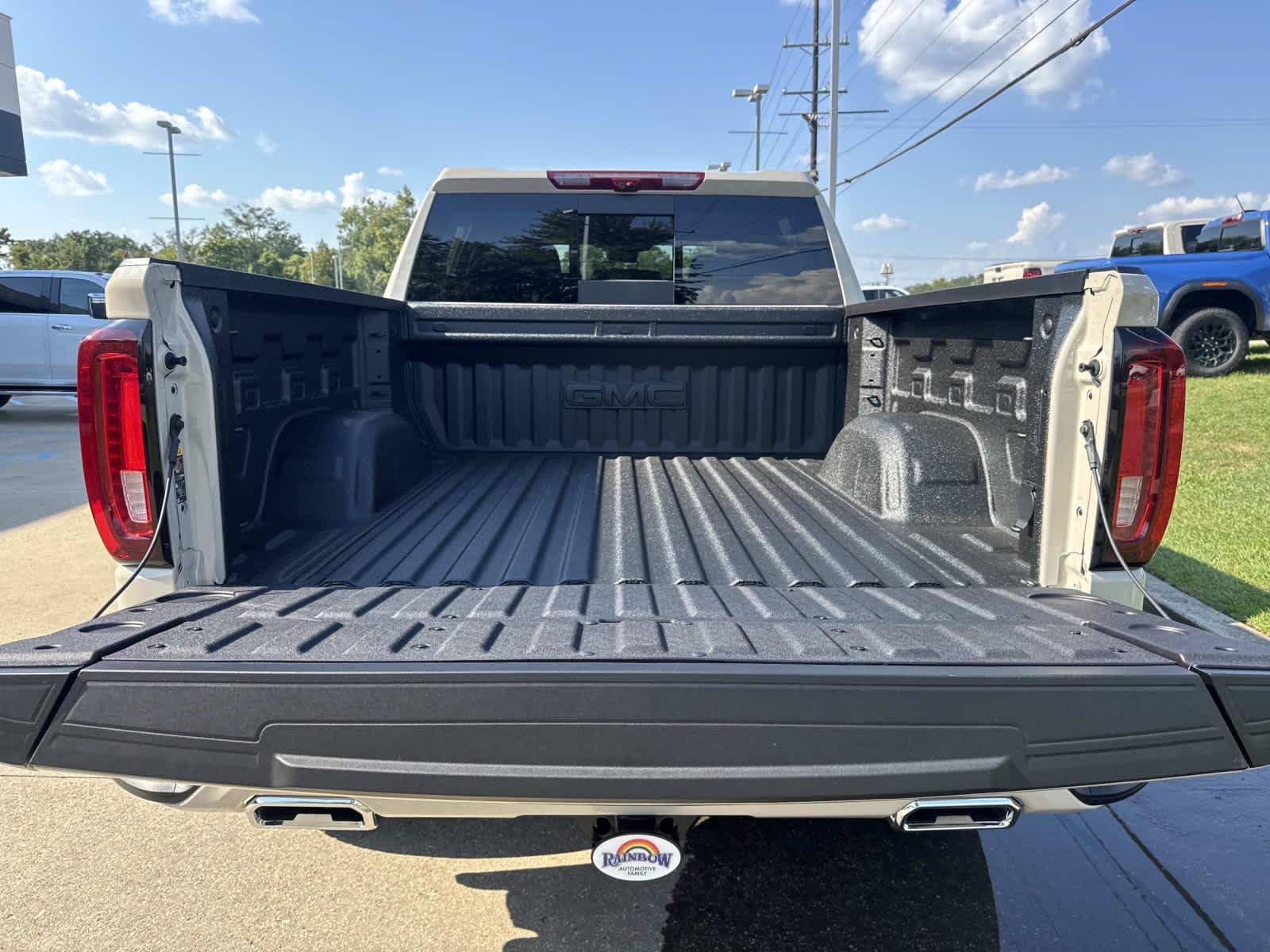2026 GMC Sierra 1500 AT4 - Photo 7