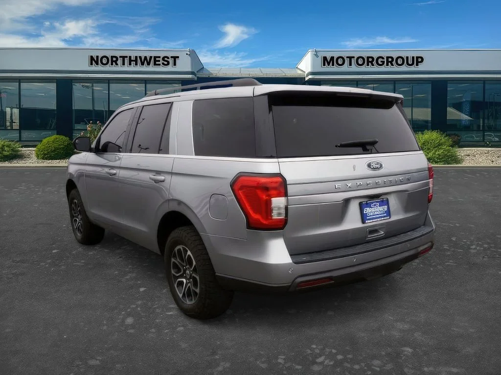 Used 2022 Iconic Silver Metallic Ford XL image 5
