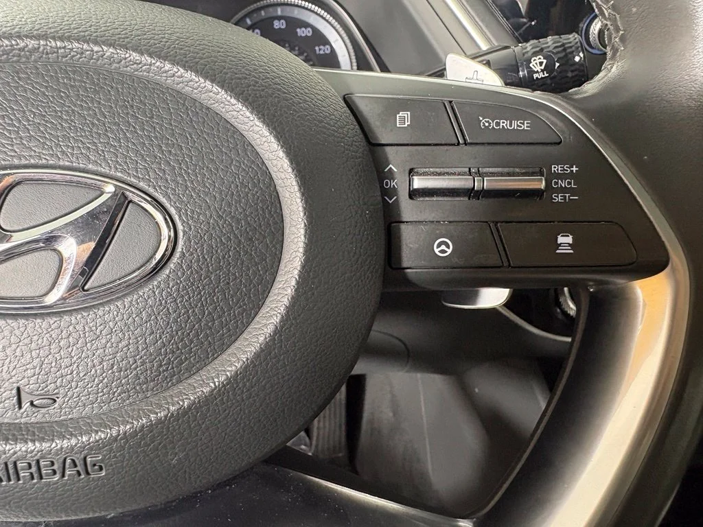 Used 2022 Gray Hyundai SEL image 24