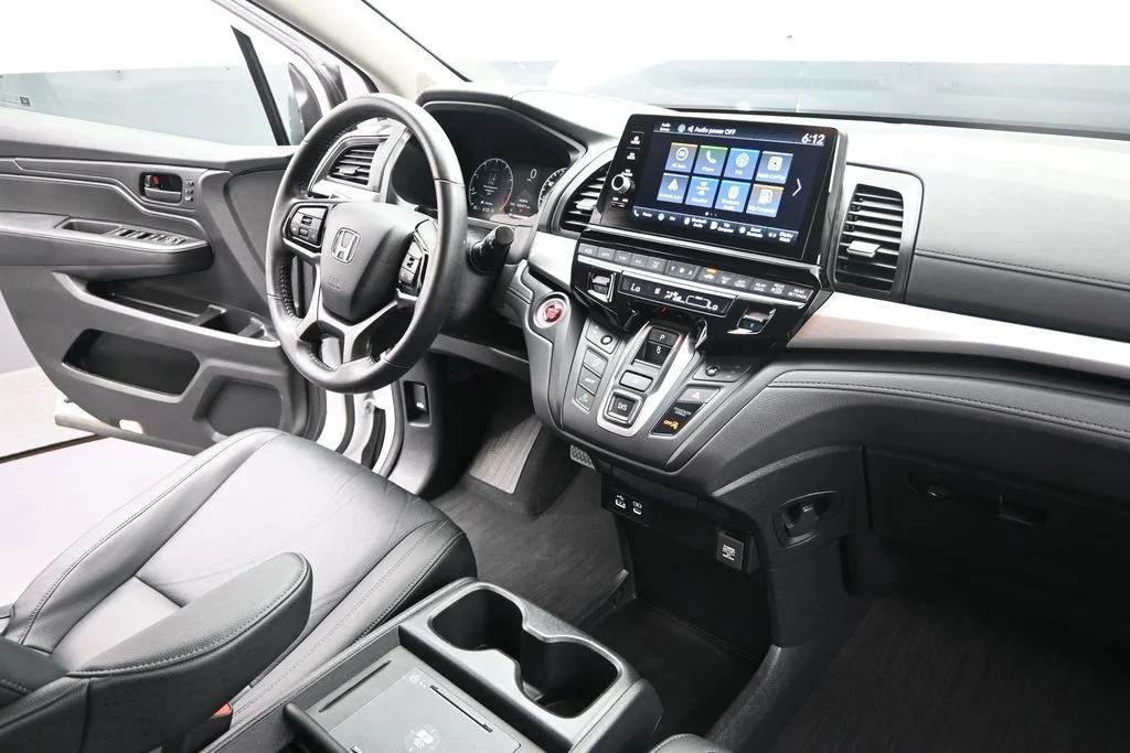 Certified Used 2025 White Honda EX-L image 28